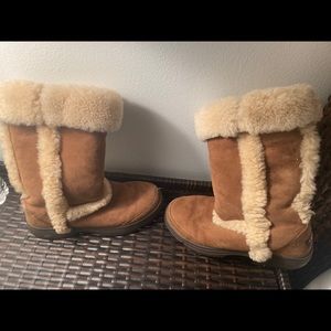 Sunburst tall chestnut Uggs. Womens size 8. Good condition!